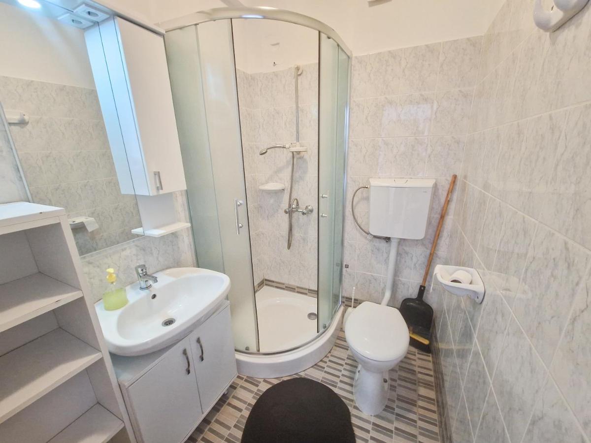 Weinberger Vendeghaz Hotel Zamardi Luaran gambar