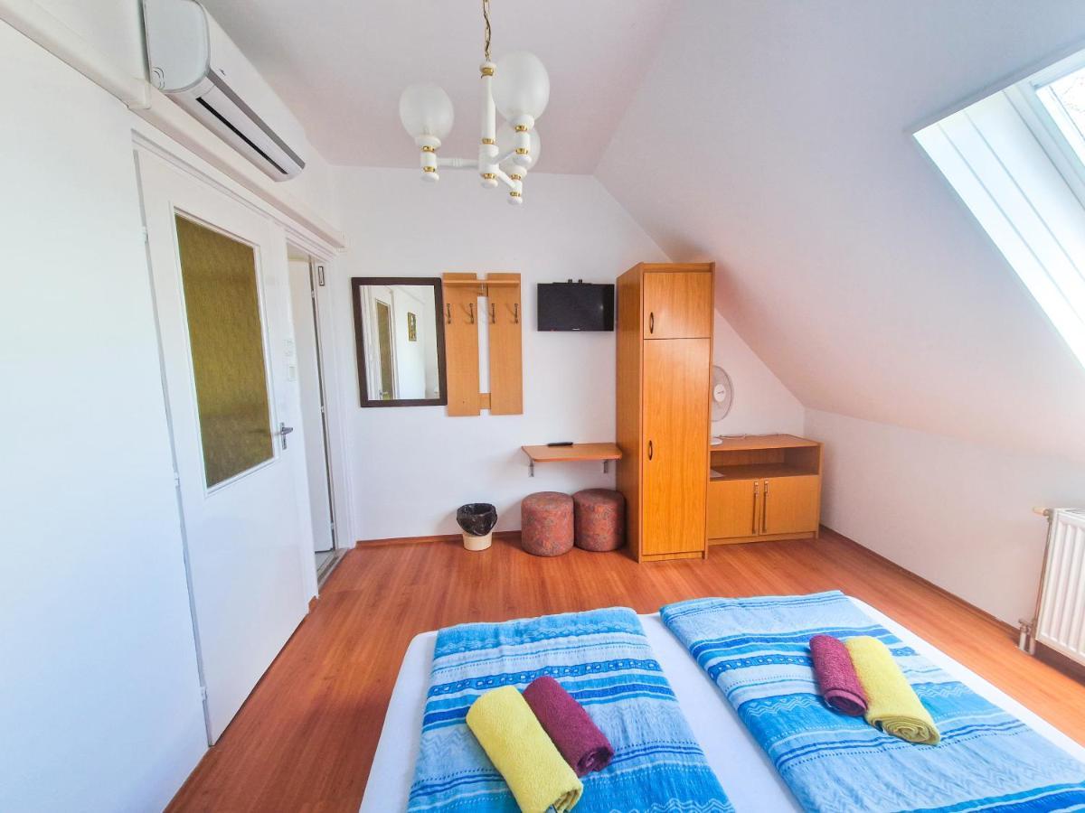 Weinberger Vendeghaz Hotel Zamardi Luaran gambar