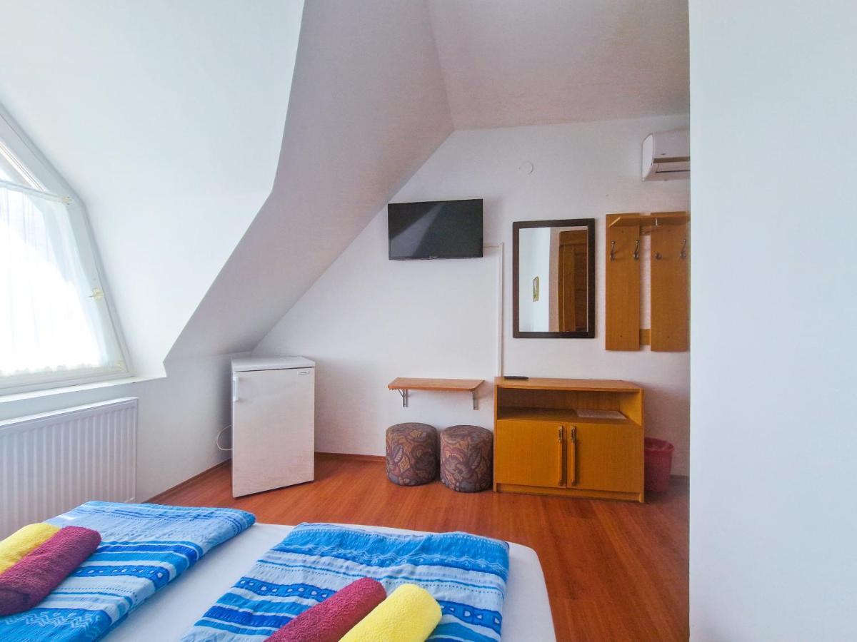 Weinberger Vendeghaz Hotel Zamardi Luaran gambar