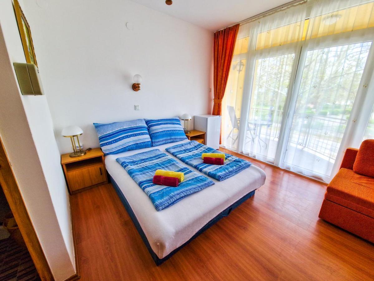 Weinberger Vendeghaz Hotel Zamardi Luaran gambar