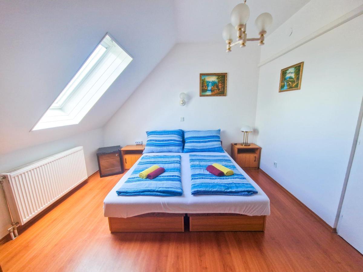 Weinberger Vendeghaz Hotel Zamardi Luaran gambar