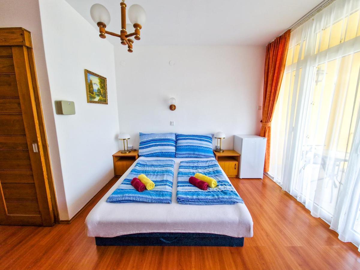 Weinberger Vendeghaz Hotel Zamardi Luaran gambar